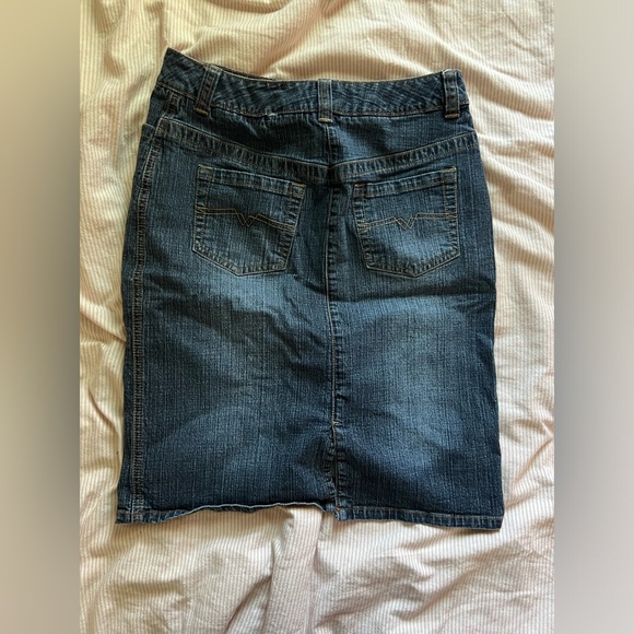 contrast Y2K denim skirt - Picture 2 of 3